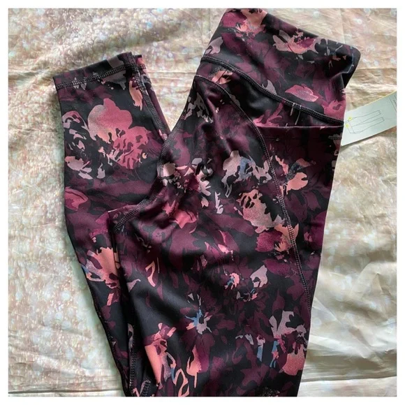 NWT Contour Power Waist  High Rise 7/8 Purple Print Leggings All In Motion - Picture 6 of 15
